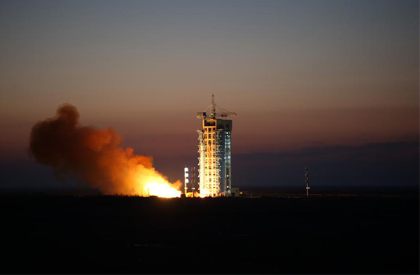 Carrier Long March 2-D rocket blasts off, sending into space the country's first Dark Matter Particle Explorer Satellite at the Jiuquan Satellite Launch Center in Gansu province, Dec 17, 2015. (Photo/Xinhua) Carrier Long March 2-D rocket blasts off, sending into space the country's first Dark Matter Particle Explorer Satellite at the Jiuquan Satellite Launch Center in Gansu province, Dec 17, 2015. (Photo/Xinhua)