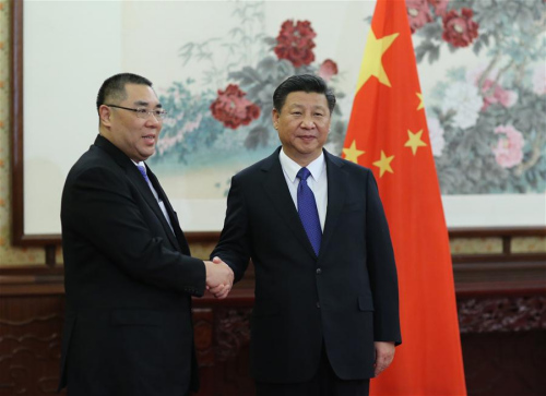 Chinese President Xi Jinping (R) meets with Macao Special Administrative Region Chief Executive Chui Sai On in Beijing, capital of China, Dec. 23, 2015. Chui is in Beijing to report his work to the central government. (Photo: Xinhua/Lan Hongguang) Chinese President Xi Jinping (R) meets with Macao Special Administrative Region Chief Executive Chui Sai On in Beijing, capital of China, Dec. 23, 2015. Chui is in Beijing to report his work to the central government. (Photo: Xinhua/Lan Hongguang)