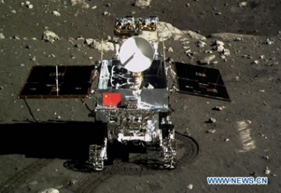 Screen shows the photo of the Yutu moon rover taken by the camera on the Chang'e-3 moon lander during the mutual-photograph process, at the Beijing Aerospace Control Center in Beijing. (Xinhua file photo) Screen shows the photo of the Yutu moon rover taken by the camera on the Chang'e-3 moon lander during the mutual-photograph process, at the Beijing Aerospace Control Center in Beijing. (Xinhua file photo)