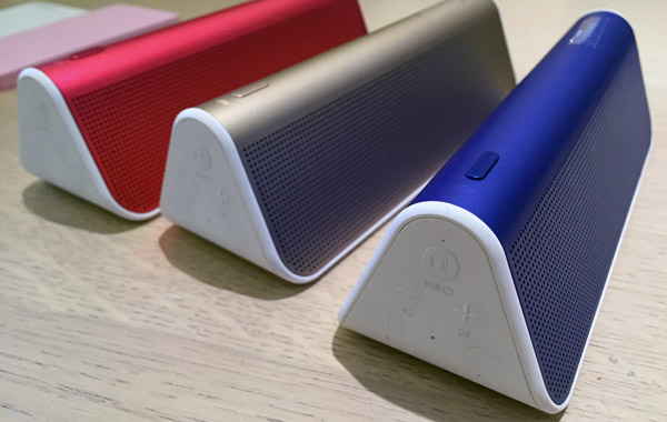 A group of Mi Gu (young generation edition), a portable voice-controlled loudspeaker made by Beijing Linglong Technology Ltd, are displayed on Dec 25, 2015 during the product's launch ceremony held at Beijing's JD Milk Tea cafe.(Liu Zheng/chinadaily.com.cn) A group of Mi Gu (young generation edition), a portable voice-controlled loudspeaker made by Beijing Linglong Technology Ltd, are displayed on Dec 25, 2015 during the product's launch ceremony held at Beijing's JD Milk Tea cafe.(Liu Zheng/chinadaily.com.cn)
