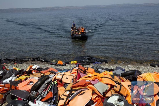 Migrants arrive on the shores of the Greek island of Lesbos after crossing the Aegean Sea from Turkey on a dinghy on September 10, 2015. (Photo/Xinhua) Migrants arrive on the shores of the Greek island of Lesbos after crossing the Aegean Sea from Turkey on a dinghy on September 10, 2015. (Photo/Xinhua)