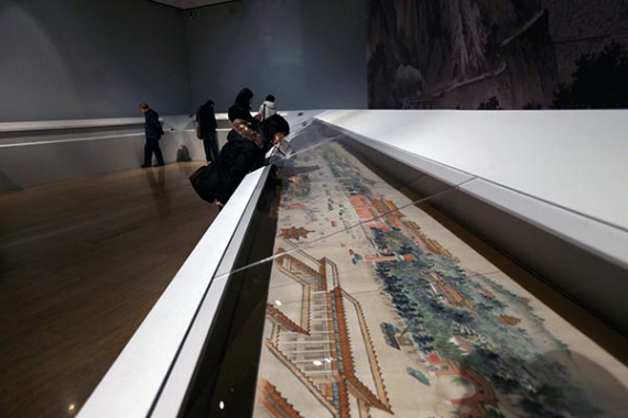 Visitors at the National Art Museum of China. (Photo by Jiang Dong/China Daily) Visitors at the National Art Museum of China. (Photo by Jiang Dong/China Daily)