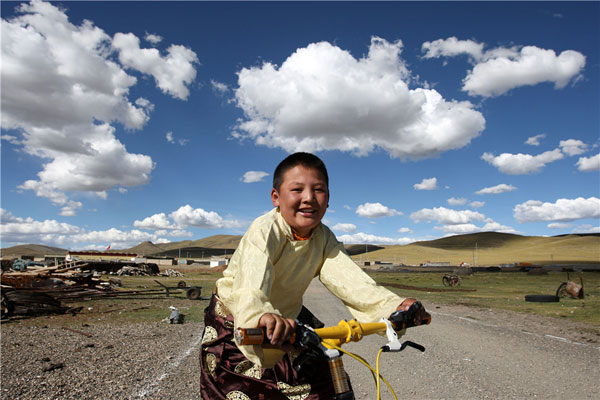Samdrup Tsewang, 11, is a fourth-grade primary school pupil in Nagqu prefecture. Samdrup hopes to become a teacher when he grows up. (Photo: chinadaily.com.cn/Wang Zhuangfei) Samdrup Tsewang, 11, is a fourth-grade primary school pupil in Nagqu prefecture. Samdrup hopes to become a teacher when he grows up. (Photo: chinadaily.com.cn/Wang Zhuangfei)