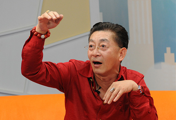 Actor Liu Xiao Ling Tong (stage name of artist Zhang Jinlai) during an interview. (File photo/Chinanews.com) Actor Liu Xiao Ling Tong (stage name of artist Zhang Jinlai) during an interview. (File photo/Chinanews.com)