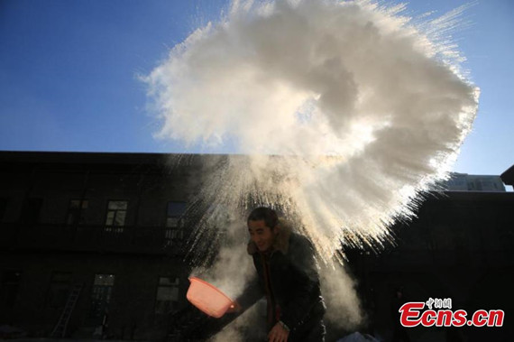 A man throws hot water into the freezing air to create a stunning scene in Harbin City, the capital of Northeast China’s Heilongjiang Province, Jan. 21, 2016. The air temperature measured as low as minus 36 degrees Celsius. (Photo/IC) A man throws hot water into the freezing air to create a stunning scene in Harbin City, the capital of Northeast China’s Heilongjiang Province, Jan. 21, 2016. The air temperature measured as low as minus 36 degrees Celsius. (Photo/IC)