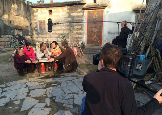 UK Historian Professor Michael Wood (sits on the right) on location for his new six-part BBC2 series 'The Story of China'. (Photo by Gerry Branigan/ Provided to China Daily) UK Historian Professor Michael Wood (sits on the right) on location for his new six-part BBC2 series 'The Story of China'. (Photo by Gerry Branigan/ Provided to China Daily)