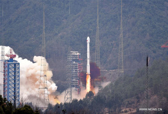 A Long March-3C carrier rocket carrying the 21st satellite for the BeiDou Navigation Satellite System lifts off from Xichang Satellite Launch Center,southwest China's Sichuan Province, Feb. 1, 2016. (Photo: Xinhua/Xue Yubin) 