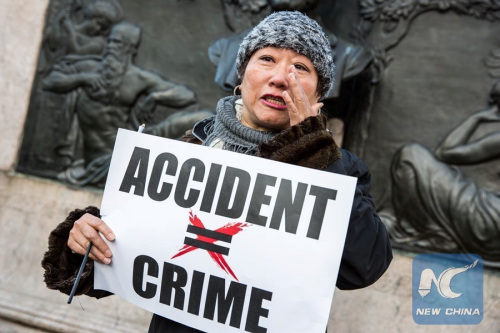 A woman in tears speaks to the press during a rally in support of New York City Police officer Peter Liang, at Brooklyn's Cadman Plaza Park, in New York, the United States, Feb. 20, 2016. (Xinhua/Li Muzi) A woman in tears speaks to the press during a rally in support of New York City Police officer Peter Liang, at Brooklyn's Cadman Plaza Park, in New York, the United States, Feb. 20, 2016. (Xinhua/Li Muzi)