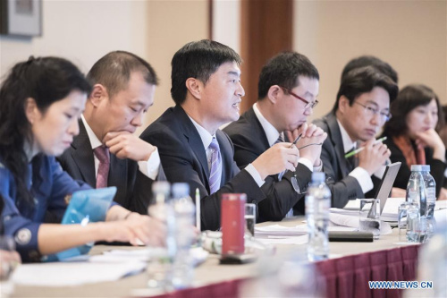 Liu Yuhua (3rd L), chief negotiator and commercial counselor of the Chinese Ministry of Commerce, speaks during the first round of negotiations for a free trade agreement in Tbilisi, Georgia, Feb. 22, 2016. (Photo: Xinhua/Giorgi Induashvili)