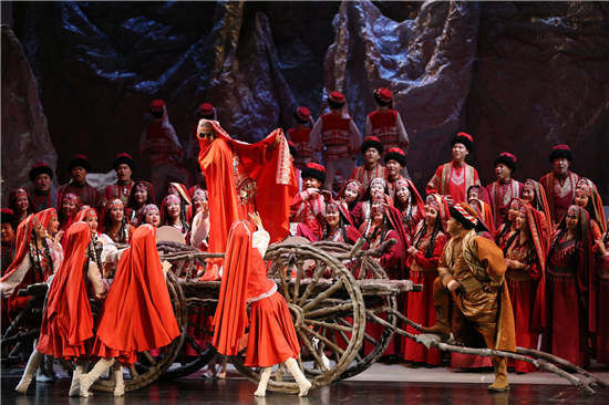 The film Visitors on the Snow Mountain has come to us in the form of an opera, and the director hopes it will appeal to a new generation of viewers.(Photo/CCTV.com) The film Visitors on the Snow Mountain has come to us in the form of an opera, and the director hopes it will appeal to a new generation of viewers.(Photo/CCTV.com)