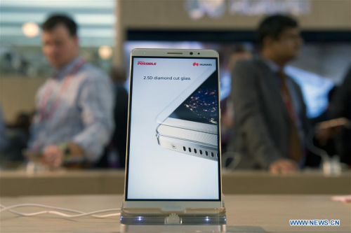 The new Huawei Mate S device is displayed at the Mobile World Congress 2016 in Barcelona, Spain, Feb. 22, 2016. The Mobile World Congress (MWC), the most important mobile communication event in the world, opened its doors in Barcelona on Monday. (Photo: Xinhua/Lino De Vallier) The new Huawei Mate S device is displayed at the Mobile World Congress 2016 in Barcelona, Spain, Feb. 22, 2016. The Mobile World Congress (MWC), the most important mobile communication event in the world, opened its doors in Barcelona on Monday. (Photo: Xinhua/Lino De Vallier)
