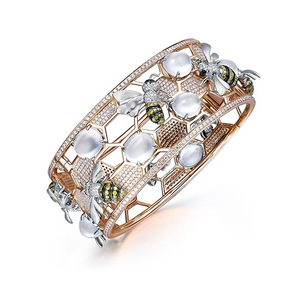 Aster Ma's collections are influenced by nature, drawing inspiration from flowers and animals. (Photo provided to China Daily) Aster Ma's collections are influenced by nature, drawing inspiration from flowers and animals. (Photo provided to China Daily)