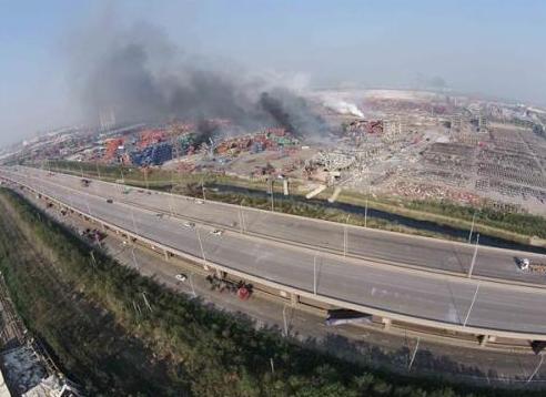 The site of Tianjin explosions on Aug.13, 2015. Down: The site of Tianjin explosions after being cleared on Nov.18, 2015. (Photo/Xinhua) The site of Tianjin explosions on Aug.13, 2015. Down: The site of Tianjin explosions after being cleared on Nov.18, 2015. (Photo/Xinhua)