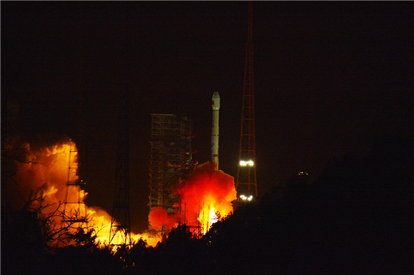 A Long March 3B rocket lifts the satellite from the Xichang Satellite Launch Center in Sichuan province at 12:04 am into the geosynchronous orbit. (Photo: People's Daily Online/Zhao Zhuqing) A Long March 3B rocket lifts the satellite from the Xichang Satellite Launch Center in Sichuan province at 12:04 am into the geosynchronous orbit. (Photo: People's Daily Online/Zhao Zhuqing)
