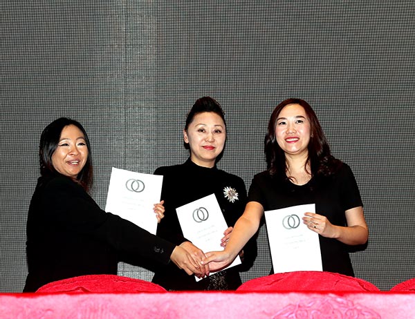 Beijing Super Papa Culture Communication will set up a children's ice hockey school ahead of the 2022 Winter Olympics in Beijing. (Photo: China Daily/Jiang Dong) Beijing Super Papa Culture Communication will set up a children's ice hockey school ahead of the 2022 Winter Olympics in Beijing. (Photo: China Daily/Jiang Dong)