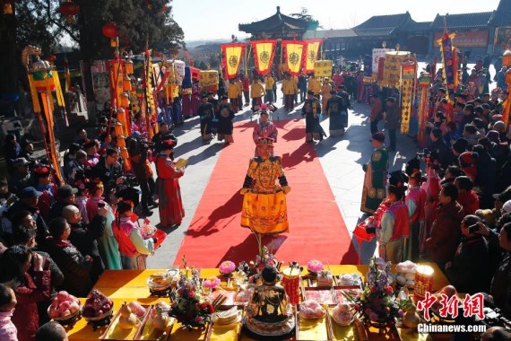 A replica of the royal sacrifice-offering ceremony will be on during this year's Badachu Temple Fair (Photo: China News Service/ Sheng Jiapeng) A replica of the royal sacrifice-offering ceremony will be on during this year's Badachu Temple Fair (Photo: China News Service/ Sheng Jiapeng)