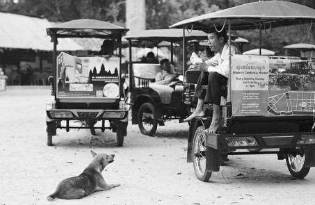 It's convenient to travel by tuk tuk. (Photo by Xu Lin/China Daily) It's convenient to travel by tuk tuk. (Photo by Xu Lin/China Daily)
