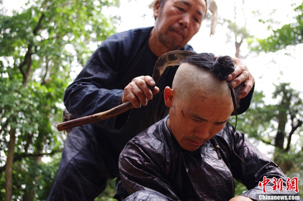 Some 2,500 residents of Basha Miao ethnic village in southwest China continue to preserve the traditional way of life passed down from generation to generation for more than 2,000 years.(Photo/chinanews.com) Some 2,500 residents of Basha Miao ethnic village in southwest China continue to preserve the traditional way of life passed down from generation to generation for more than 2,000 years.(Photo/chinanews.com)