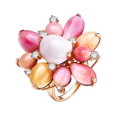 Aster Ma's collections are influenced by nature, drawing inspiration from flowers and animals. (Photo provided to China Daily) Aster Ma's collections are influenced by nature, drawing inspiration from flowers and animals. (Photo provided to China Daily)