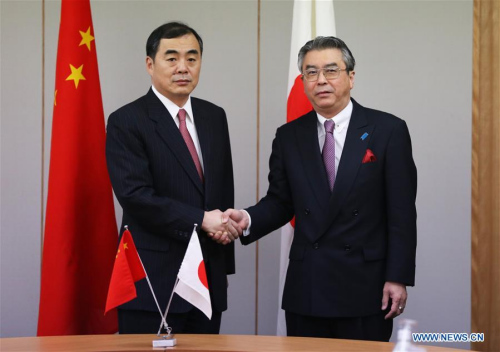 Chinese Assistant Minister of Foreign Affairs Kong Xuanyou (L) shakes hands with Japanese Deputy Foreign Minister Shinsuke Sugiyama during their meeting in Tokyo Feb. 29, 2016. (Photo: Xinhua/Liu Tian) Chinese Assistant Minister of Foreign Affairs Kong Xuanyou (L) shakes hands with Japanese Deputy Foreign Minister Shinsuke Sugiyama during their meeting in Tokyo Feb. 29, 2016. (Photo: Xinhua/Liu Tian)