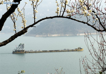 A vessel is seen on water near the Xiling Gorge, the easternmost of the Three Gorges along the Yangtze River, in Zigui County of Yichang, central China's Hubei Province, Feb. 29, 2016. (Photo: Xinhua/Zheng Jiayu) A vessel is seen on water near the Xiling Gorge, the easternmost of the Three Gorges along the Yangtze River, in Zigui County of Yichang, central China's Hubei Province, Feb. 29, 2016. (Photo: Xinhua/Zheng Jiayu)