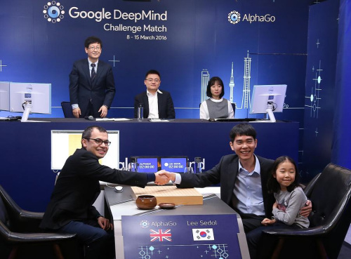 South Korea's Lee Sedol, the world's top Go player, right, together with his daughter, and Demis Hassabis, the CEO of DeepMind Technologies and developer of AlphaGO, pose for photographs ahead of the Google DeepMind Challenge Match in Seoul, South Korea, March 9, 2016. (Photo/Xinhua) South Korea's Lee Sedol, the world's top Go player, right, together with his daughter, and Demis Hassabis, the CEO of DeepMind Technologies and developer of AlphaGO, pose for photographs ahead of the Google DeepMind Challenge Match in Seoul, South Korea, March 9, 2016. (Photo/Xinhua)