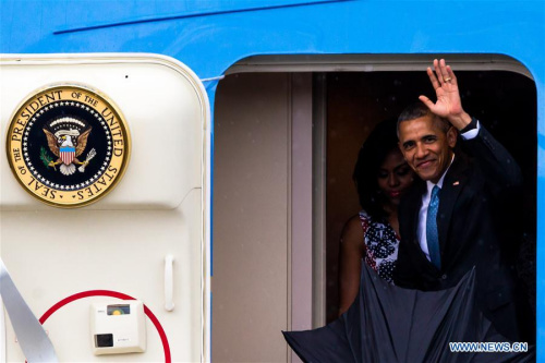 U.S. President Barack Obama(R) arrives at the Jose Marti International Airport in Havana, capital of Cuba, March 20, 2016. Barack Obama arrived here on Sunday afternoon for a 3-day visit. (Xinhua/Liu Bin) U.S. President Barack Obama(R) arrives at the Jose Marti International Airport in Havana, capital of Cuba, March 20, 2016. Barack Obama arrived here on Sunday afternoon for a 3-day visit. (Xinhua/Liu Bin)