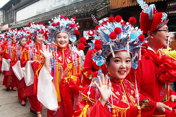 Brides at a mass Chinese wedding ceremony in Fengjing township in Jinshan district of Shanghai. (Photo provided to China Daily) Brides at a mass Chinese wedding ceremony in Fengjing township in Jinshan district of Shanghai. (Photo provided to China Daily)