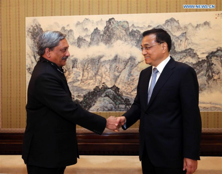 Chinese Premier Li Keqiang (R) meets with Indian Defense Minister Manohar Parrikar in Beijing, capital of China, April 19, 2016. (Xinhua/Liu Weibing) Chinese Premier Li Keqiang (R) meets with Indian Defense Minister Manohar Parrikar in Beijing, capital of China, April 19, 2016. (Xinhua/Liu Weibing)