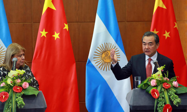 Chinese Foreign Minister Wang Yi (right) and visiting Argentine Foreign Minister Susana Malcorra attend a joint news conference in Beijing, May 19, 2016. (Photo by Zou Hong/chinadaily.com.cn) Chinese Foreign Minister Wang Yi (right) and visiting Argentine Foreign Minister Susana Malcorra attend a joint news conference in Beijing, May 19, 2016. (Photo by Zou Hong/chinadaily.com.cn)