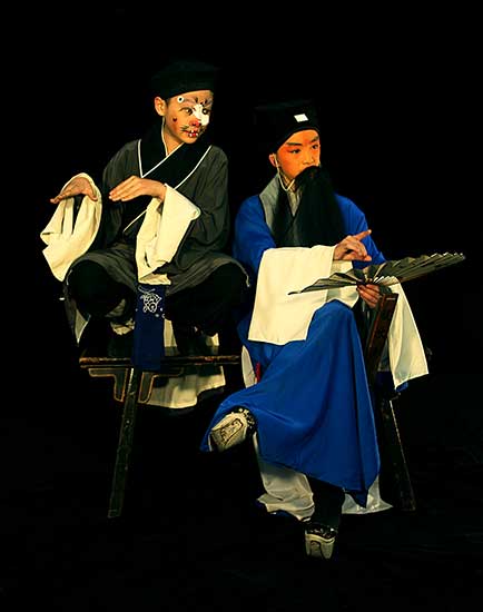 The Kunqu Opera Fifteen Strings of Coins stars both veteran masters and young performers. (Photo provided to China Daily) The Kunqu Opera Fifteen Strings of Coins stars both veteran masters and young performers. (Photo provided to China Daily)
