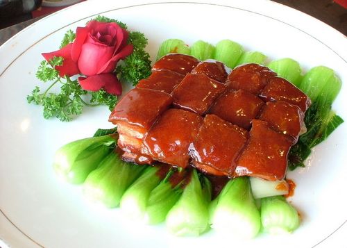 Braised pork with brown sauce (hongshao rou) Braised pork with brown sauce (hongshao rou)