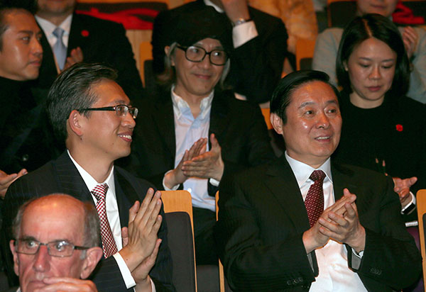 Liu Qibao (center right), head of the Publicity Department of the CPC Central Committee, and Stephen Chow (top center), Hong Kong pop artist and director, attend the opening ceremony of the 2016 New Zealand China Film Week at New Zealand's national museum in Wellington on Tuesday. EDMOND TANG/CHINA DAILY Liu Qibao (center right), head of the Publicity Department of the CPC Central Committee, and Stephen Chow (top center), Hong Kong pop artist and director, attend the opening ceremony of the 2016 New Zealand China Film Week at New Zealand's national museum in Wellington on Tuesday. EDMOND TANG/CHINA DAILY