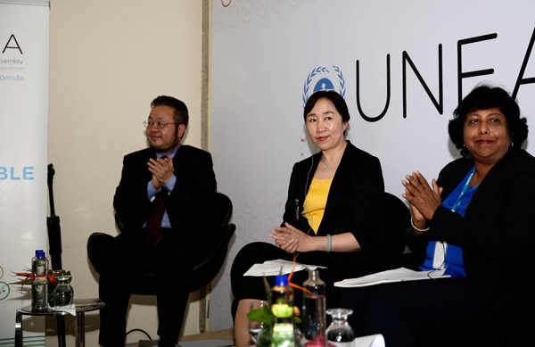 Experts and officials take part in the roundtable discussion. HOU LIQIANG / CHINA DAILY Experts and officials take part in the roundtable discussion. HOU LIQIANG / CHINA DAILY