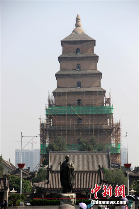 The Giant Wild Goose Pagoda being renovated in Xi'an, capital of Northwest China's Shaanxi province, June 13, 2016. (Photo/Chinanews.com) The Giant Wild Goose Pagoda being renovated in Xi'an, capital of Northwest China's Shaanxi province, June 13, 2016. (Photo/Chinanews.com)