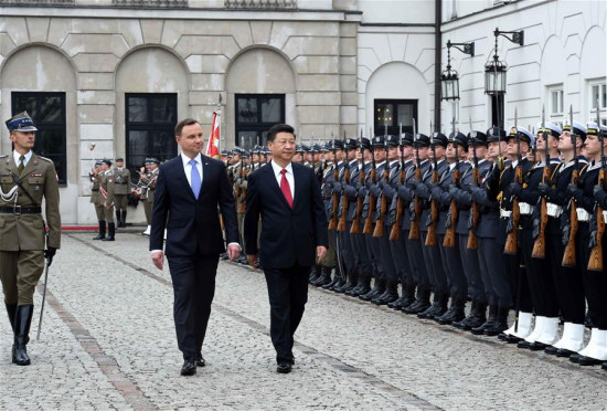 Chinese President Xi Jinping attends a welcoming ceremony held by Polish President Andrzej Duda in Warsaw, Poland, June 20, 2016. (Xinhua/Rao Aimin) Chinese President Xi Jinping attends a welcoming ceremony held by Polish President Andrzej Duda in Warsaw, Poland, June 20, 2016. (Xinhua/Rao Aimin)