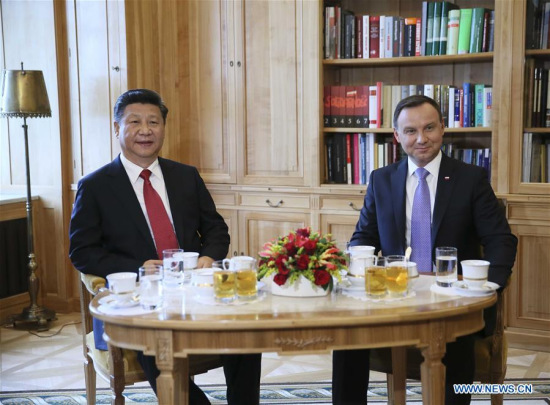 Chinese President Xi Jinping (L) holds talks with Polish President Andrzej Duda in Warsaw, Poland, June 20, 2016. (Xinhua/Lan Hongguang) Chinese President Xi Jinping (L) holds talks with Polish President Andrzej Duda in Warsaw, Poland, June 20, 2016. (Xinhua/Lan Hongguang)