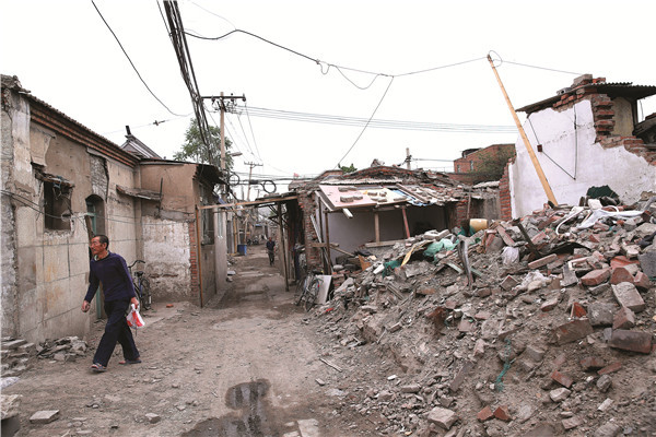 Luanqing Hutong in Beijing's Dongcheng district is under threat of demolition. PHOTOS BY ZOU HONG / CHINA DAILY Luanqing Hutong in Beijing's Dongcheng district is under threat of demolition. PHOTOS BY ZOU HONG / CHINA DAILY