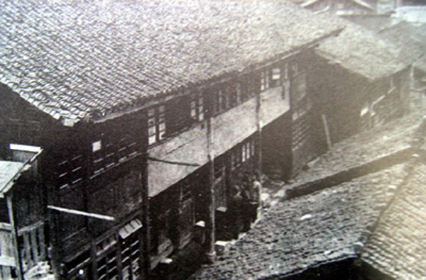 The Political Bureau of the Central Committee of CPC held its first meeting during the Long March period in Liping county, Southwest China's Guizhou province, in December 1934. The leadership supported Mao Zedong's decision to lead the army to Guizhou at the meeting. [Photo/people.com.cn The Political Bureau of the Central Committee of CPC held its first meeting during the Long March period in Liping county, Southwest China's Guizhou province, in December 1934. The leadership supported Mao Zedong's decision to lead the army to Guizhou at the meeting. [Photo/people.com.cn