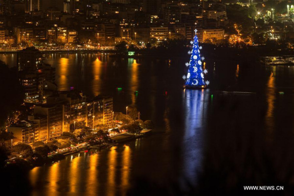 This file photo shows a Christmas tree at Rodrigo de Freitas Lagoon in Rio de Janeiro, Brazil on Dec. 15, 2014. The Rio 2016 Olympic Games will be held from August 5 to 21. (Photo/Xinhua) This file photo shows a Christmas tree at Rodrigo de Freitas Lagoon in Rio de Janeiro, Brazil on Dec. 15, 2014. The Rio 2016 Olympic Games will be held from August 5 to 21. (Photo/Xinhua)