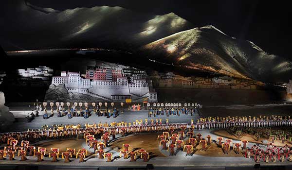 Princess Wencheng, one of Mei Shuaiyuan's open-air shows, is now a must-watch for visitors to Lhasa, Tibet autonomous region.(Photo provided to China Daily) Princess Wencheng, one of Mei Shuaiyuan's open-air shows, is now a must-watch for visitors to Lhasa, Tibet autonomous region.(Photo provided to China Daily)