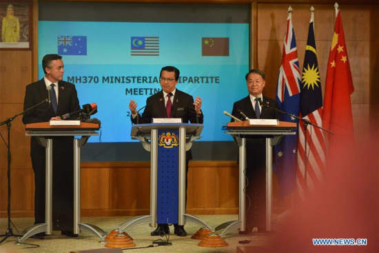 Malaysia's Transport Minister Liow Tiong Lai (C), Chinese Minister of Transport Yang Chuantang (R) and Australia's Minister for Infrastructure and Transport Darren Chester (L) attend a joint press conference in Putrajaya, Malaysia, July 22, 2016. (Xinhua/Chong Voon Chung) Malaysia's Transport Minister Liow Tiong Lai (C), Chinese Minister of Transport Yang Chuantang (R) and Australia's Minister for Infrastructure and Transport Darren Chester (L) attend a joint press conference in Putrajaya, Malaysia, July 22, 2016. (Xinhua/Chong Voon Chung)
