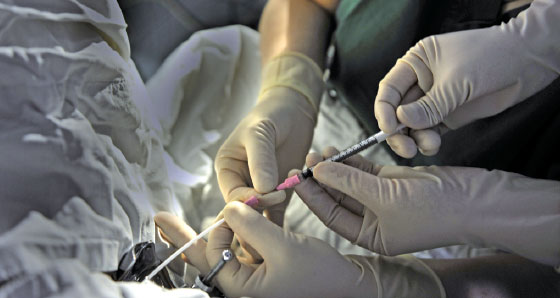 Doctors transplant an embryo into a woman's uterus at the Center for Reproductive Medicine at Tangdu Hospital in 2011. Provided To China Daily Doctors transplant an embryo into a woman's uterus at the Center for Reproductive Medicine at Tangdu Hospital in 2011. Provided To China Daily