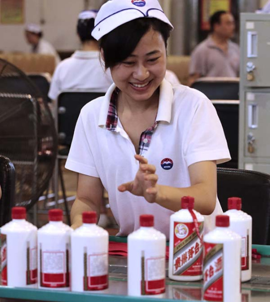 The packaging section of baijiu maker Kweichow Moutai Co Ltd in Zunyi, Guizhou province. JIANG DONG / FOR CHINA DAILY The packaging section of baijiu maker Kweichow Moutai Co Ltd in Zunyi, Guizhou province. JIANG DONG / FOR CHINA DAILY