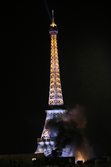 Fireworks set off to celebrate Bastille Day national holiday in Paris, France, July,14, 2016. (Photo by Tuo Yannan/chinadaily.com.cn) Fireworks set off to celebrate Bastille Day national holiday in Paris, France, July,14, 2016. (Photo by Tuo Yannan/chinadaily.com.cn)