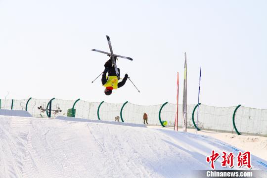 A contestant races at Beijing's Nanshan Ski Resort in February, 2016. (Photo/Chinanews.com) A contestant races at Beijing's Nanshan Ski Resort in February, 2016. (Photo/Chinanews.com)