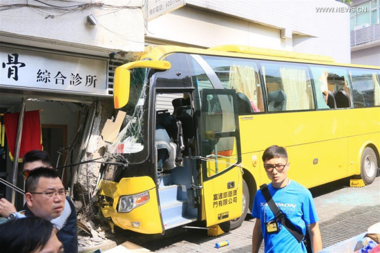 Photo taken on Aug. 8, 2016 shows the bus crash site in Macao, south China. (Photo/Xinhua) Photo taken on Aug. 8, 2016 shows the bus crash site in Macao, south China. (Photo/Xinhua)