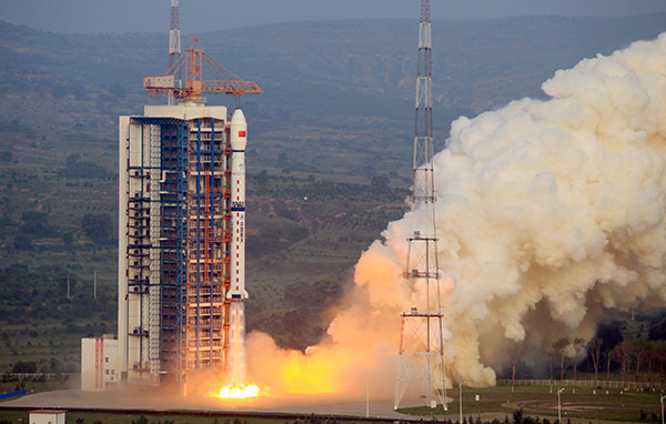 The Gaofen 3 high-resolution Earth observation satellite is launched on Wednesday morning. (Photo/Xinhua) The Gaofen 3 high-resolution Earth observation satellite is launched on Wednesday morning. (Photo/Xinhua)
