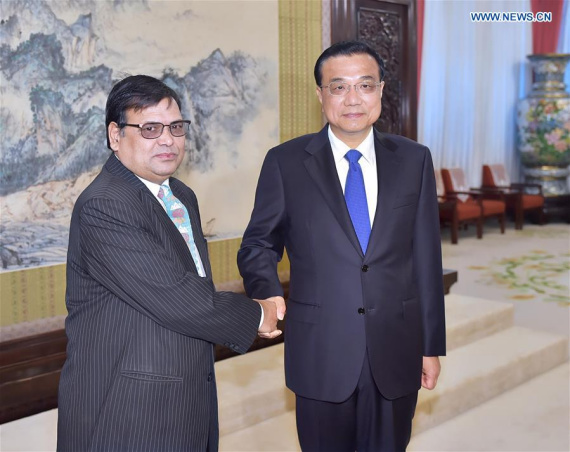 Chinese Premier Li Keqiang (R) meets with Krishna Bahadur Mahara, Nepalese Deputy Prime Minister and special envoy of new Prime Minister Pushpa Kamal Dahal, in Beijing, capital of China, Aug. 17, 2016. (Photo: Xinhua/Li Tao) Chinese Premier Li Keqiang (R) meets with Krishna Bahadur Mahara, Nepalese Deputy Prime Minister and special envoy of new Prime Minister Pushpa Kamal Dahal, in Beijing, capital of China, Aug. 17, 2016. (Photo: Xinhua/Li Tao)
