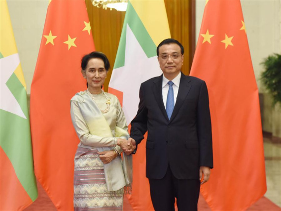 Chinese Premier Li Keqiang (R) holds talks with Myanmar's State Counsellor Aung San Suu Kyi in Beijing, capital of China, Aug. 18, 2016. Aung San Suu Kyi started a five-day official visit to China on Wednesday. (Photo: Xinhua/Rao Aimin) Chinese Premier Li Keqiang (R) holds talks with Myanmar's State Counsellor Aung San Suu Kyi in Beijing, capital of China, Aug. 18, 2016. Aung San Suu Kyi started a five-day official visit to China on Wednesday. (Photo: Xinhua/Rao Aimin)